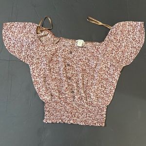 Monteau blouse! Red with white floral